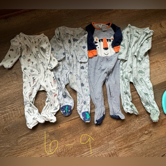 HUGE BOY LOT! Carhartt, Nike, UA, Cat&Jack, Columbia, &much more!! - Picture 2 of 11